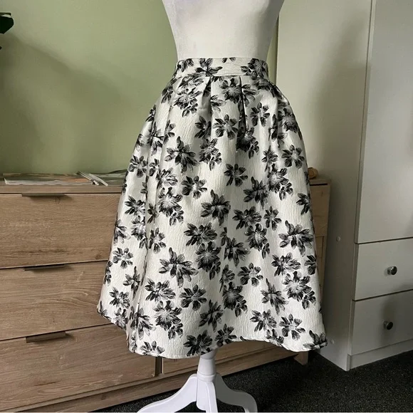 Metallic Silver & Black Flower Brocade Fabric Shimmery Fancy Cupcake Skirt Sz L